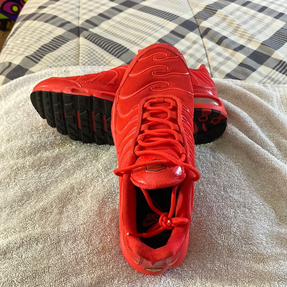 Red Nike Airmax AV8424-600 UPC00777230987253